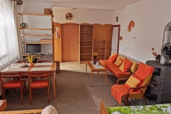 Obyvak_posezeni_uzbrodku